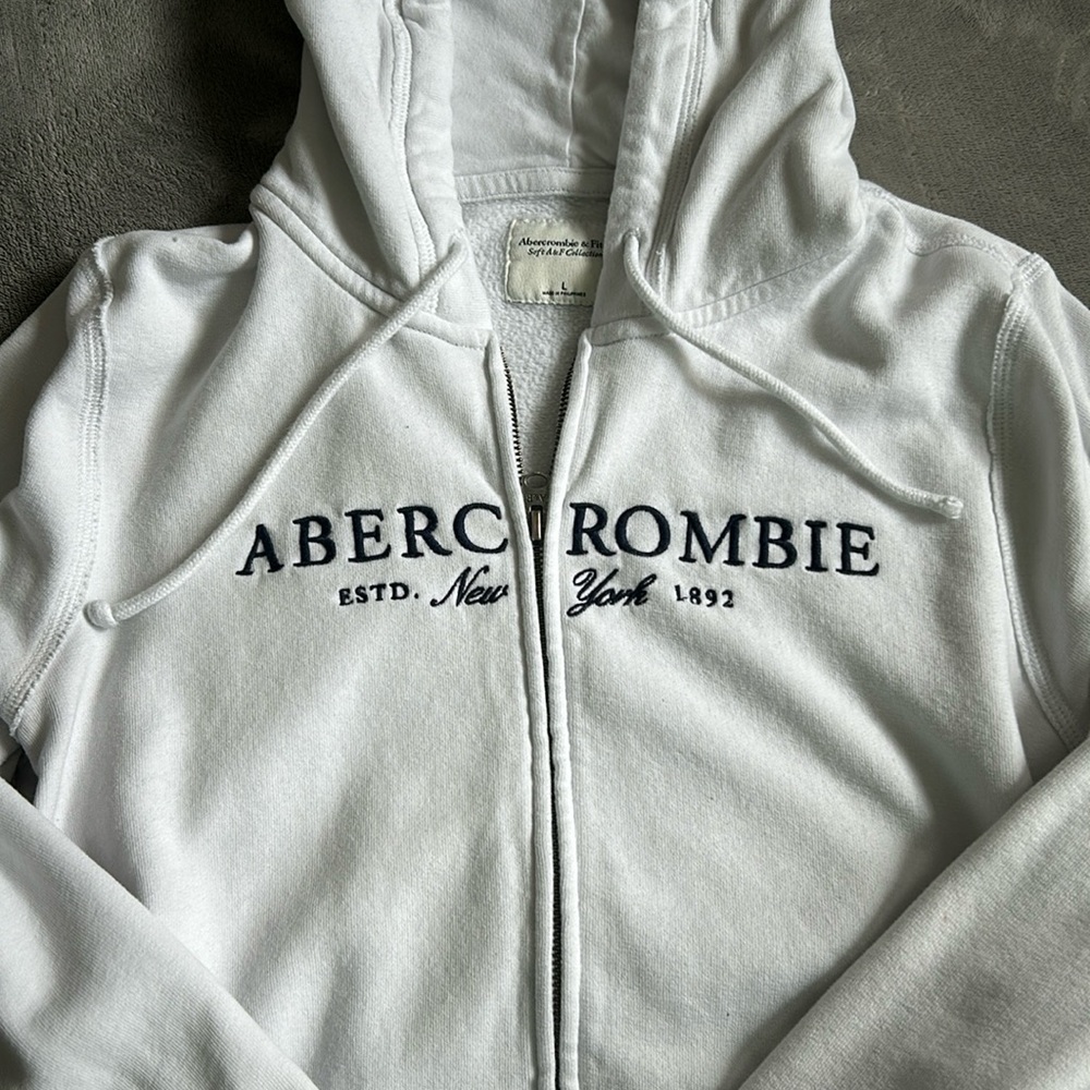 Abercrombie & Fitch white zip